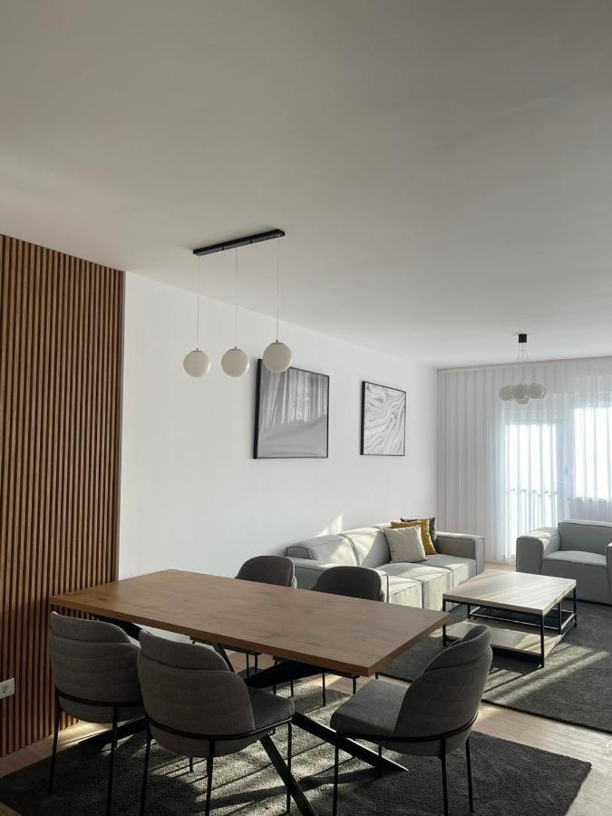 Airstay Pristina Extérieur photo