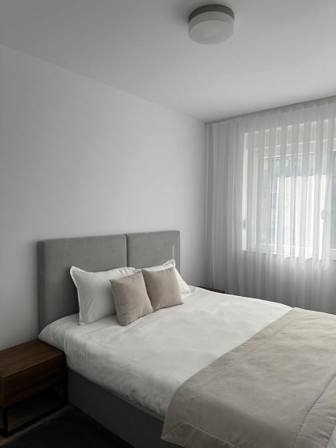 Airstay Pristina Extérieur photo