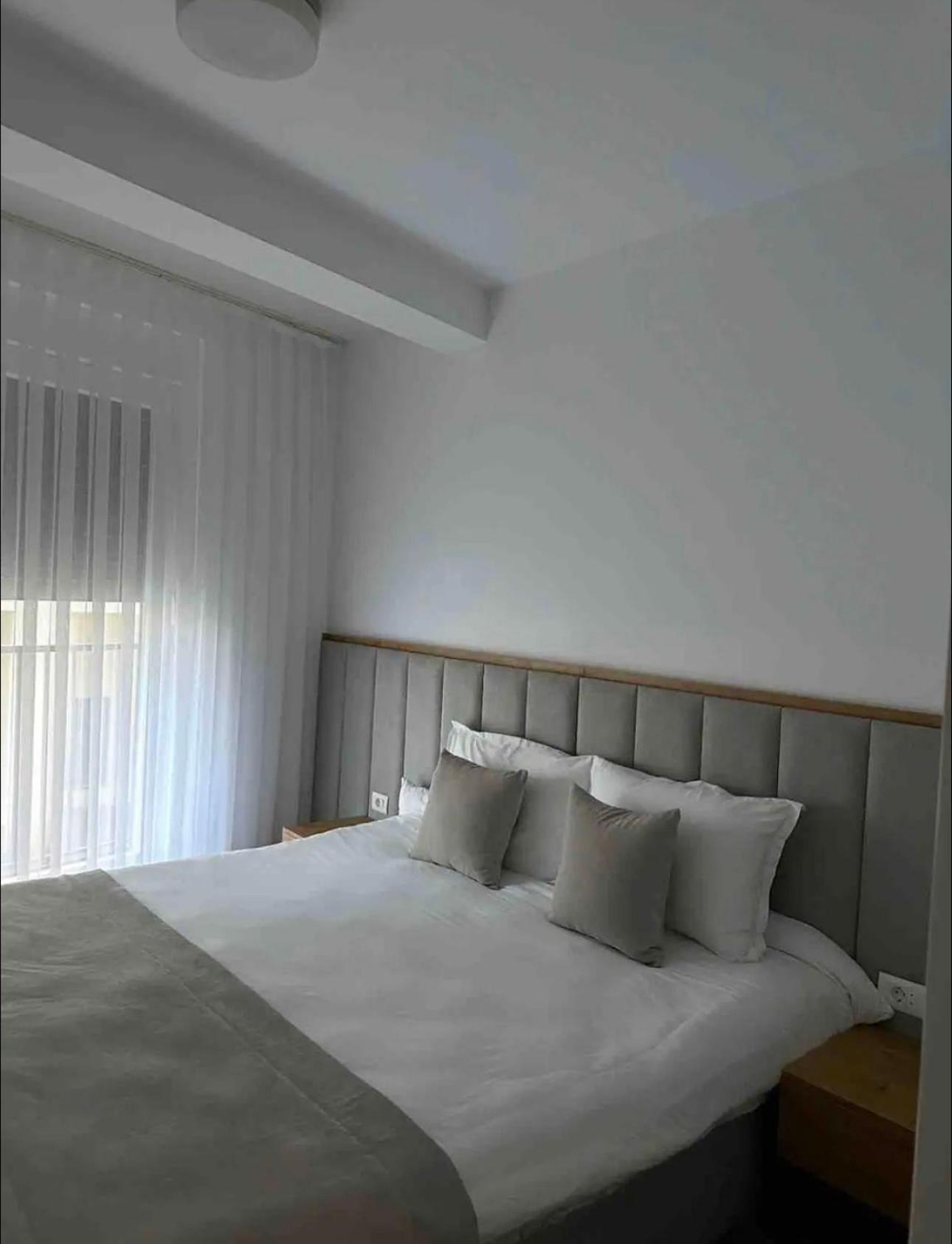 Airstay Pristina Extérieur photo