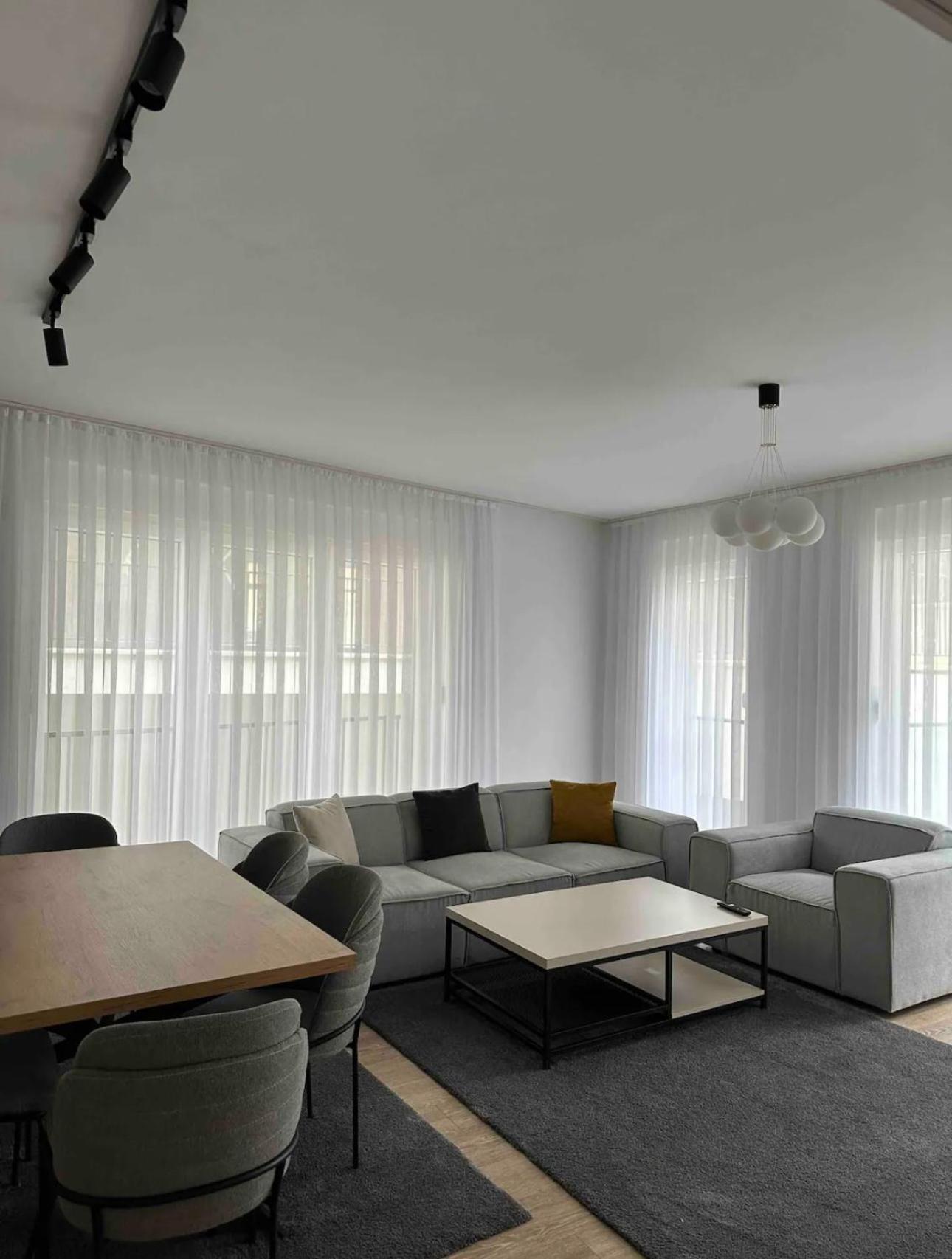 Airstay Pristina Chambre photo
