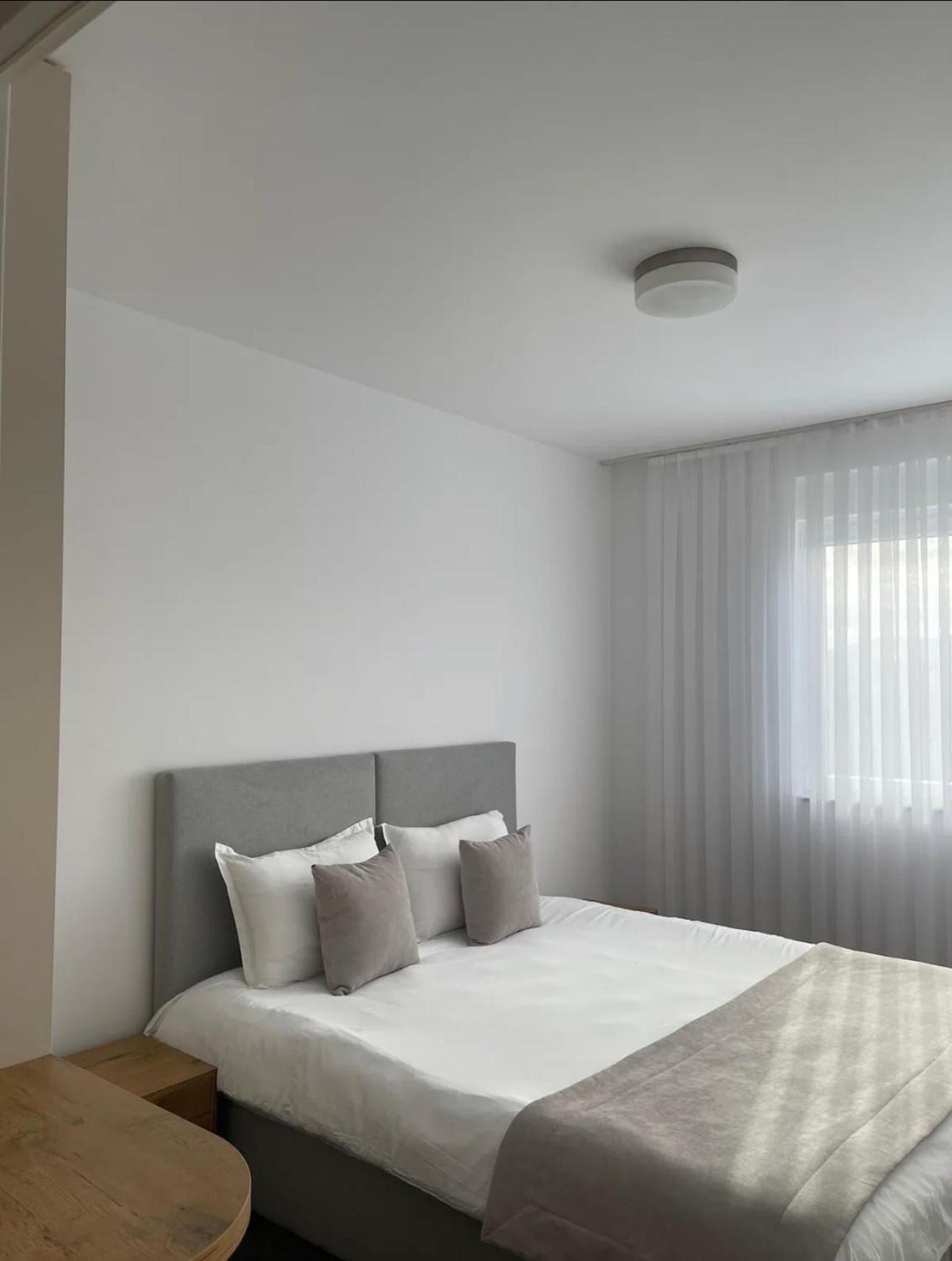 Airstay Pristina Chambre photo