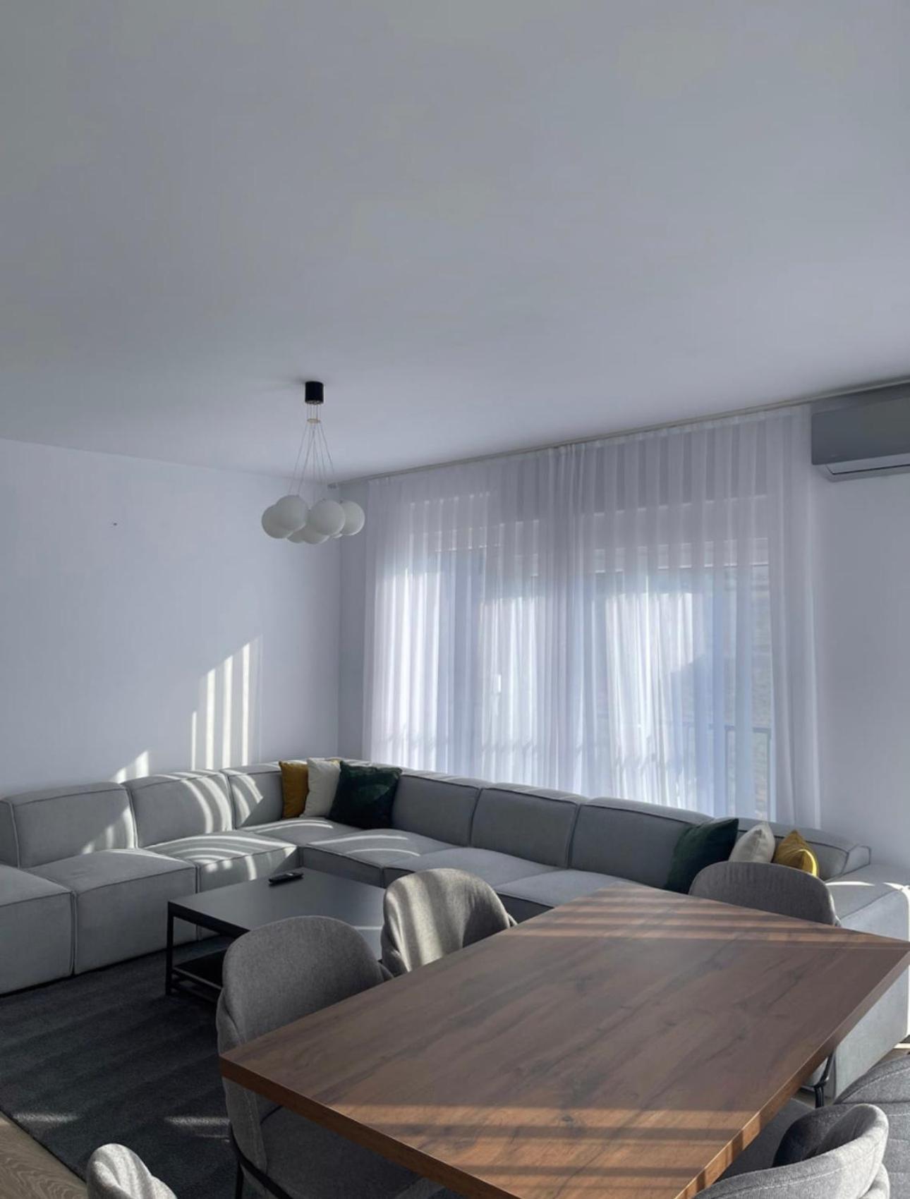 Airstay Pristina Extérieur photo