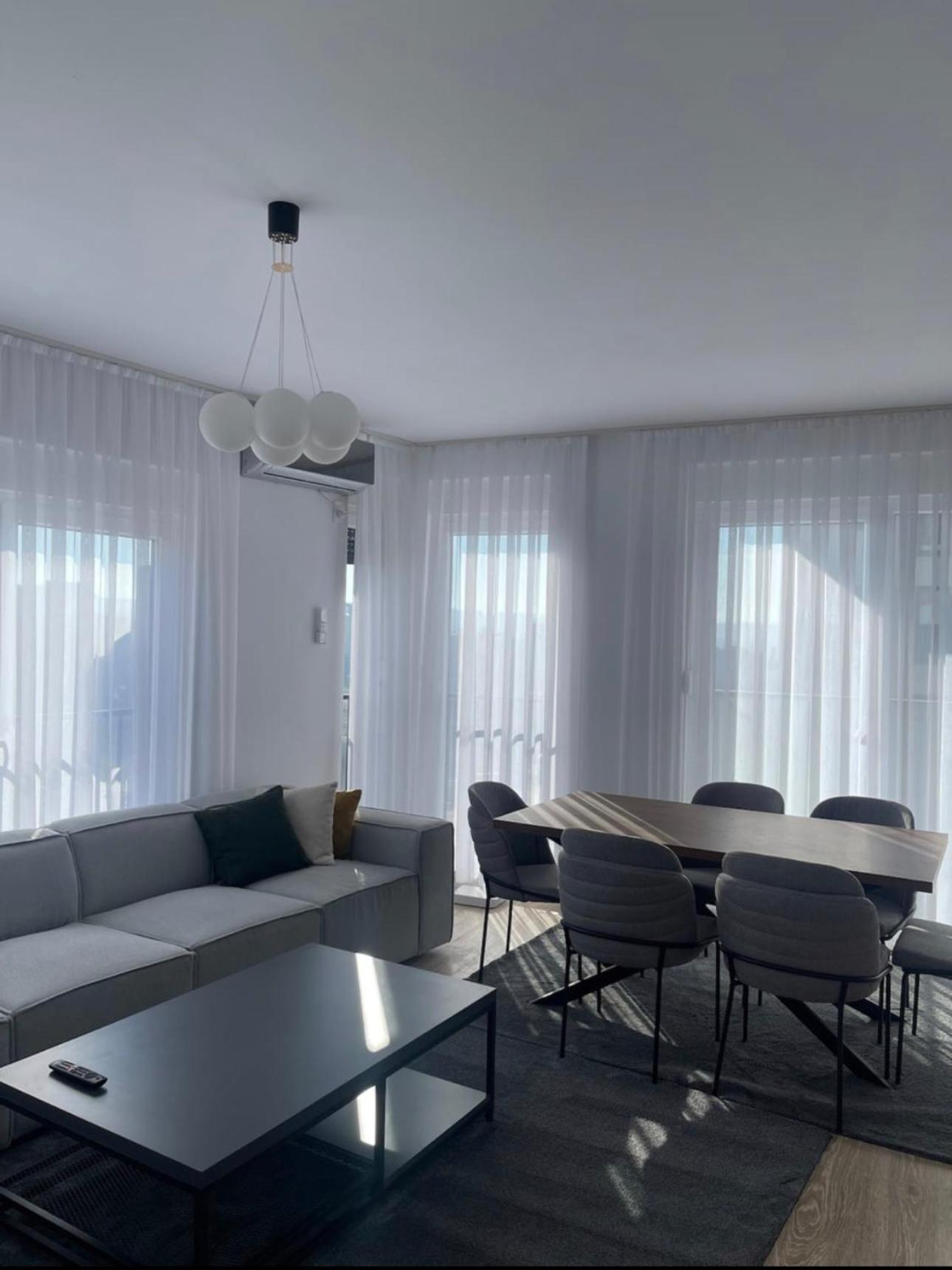 Airstay Pristina Extérieur photo